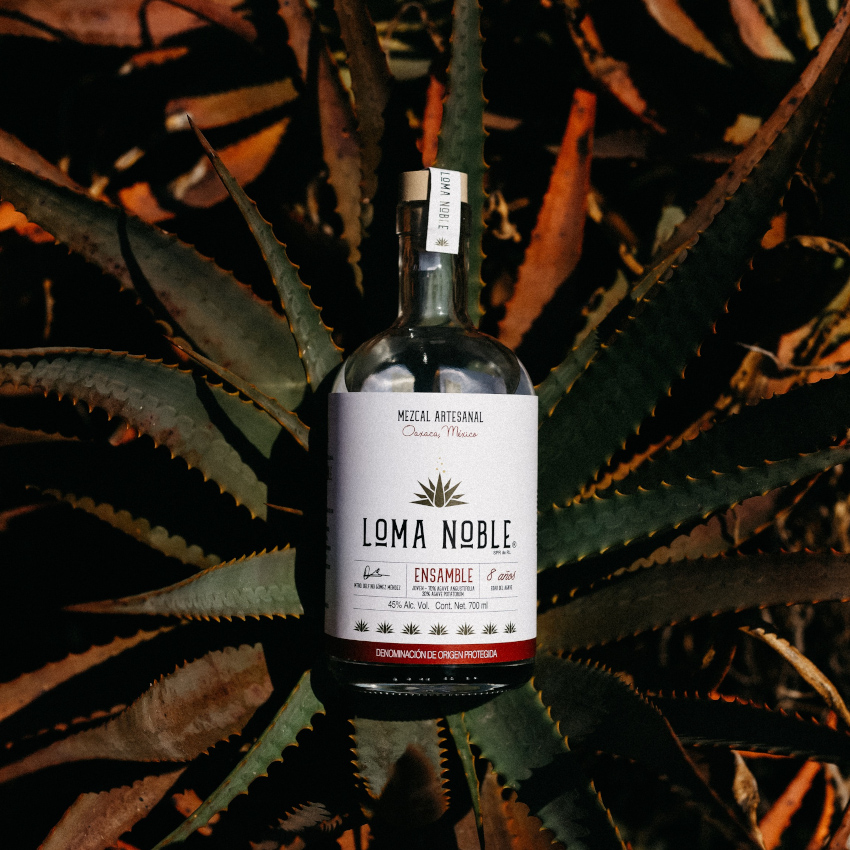LOMA NOBLE Mezcal Ensamble Rojo, 42% vol., 700ml