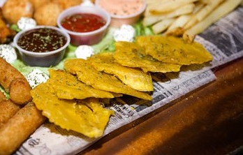 Patacones/Tostones (Bananensnack) | Lateinamerika + Karibik
