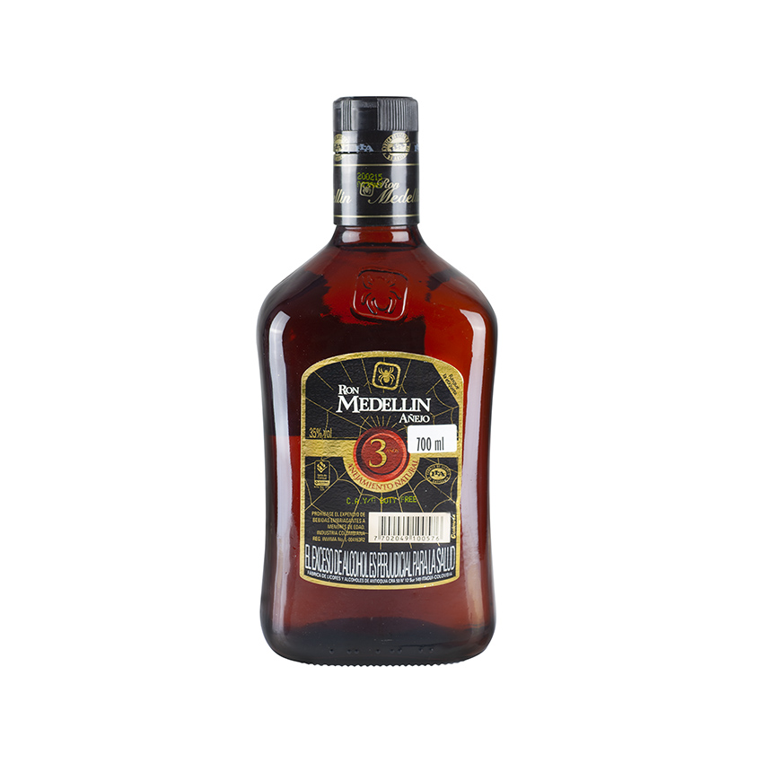 MEDELLIN Añejo Superior - Brauner Rum 3 Jahre, 700ml, 37,5% vol
